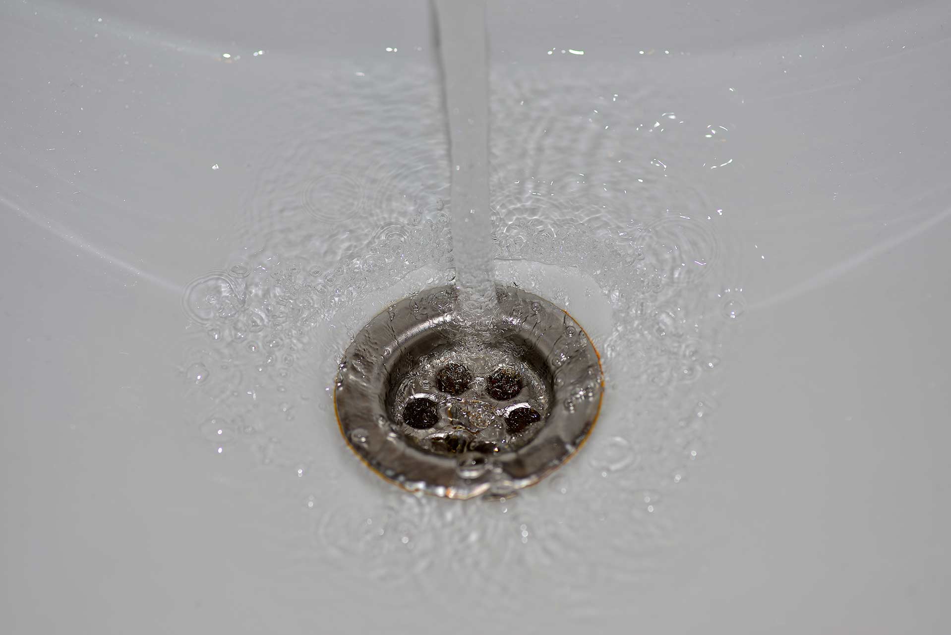 A2B Drains provides services to unblock blocked sinks and drains for properties in Wood Green.